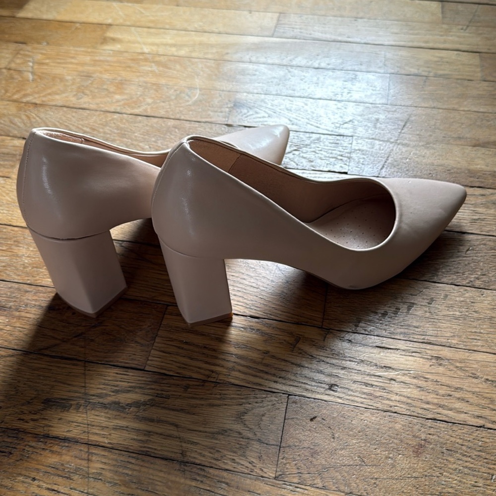 Nude chunky DreamPairs cushioned heels